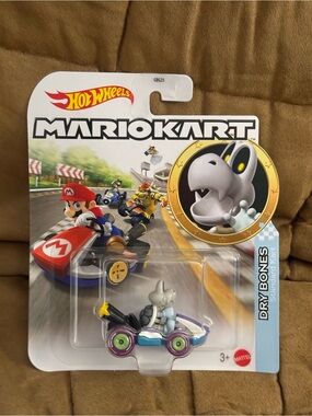 Hot Wheels Mario Kart Dry Bones Standard Kart - Gray & Purple